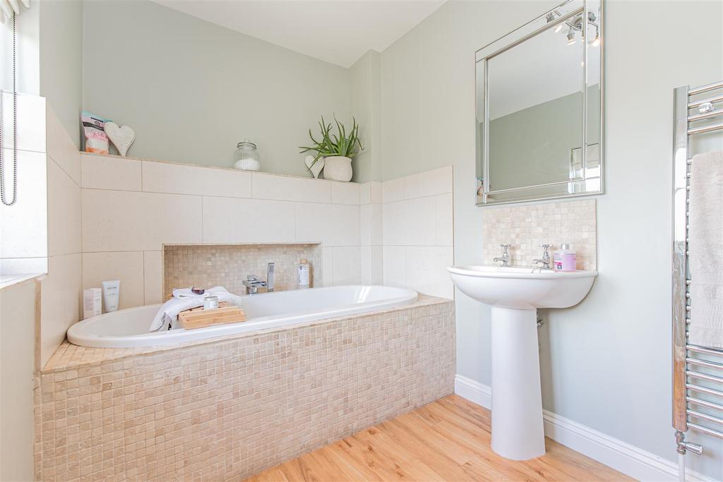 Family Bathroom.jpg