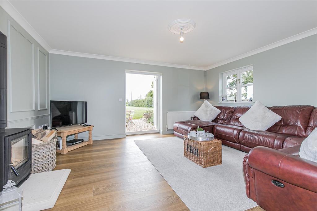 Sitting Room 1.jpg