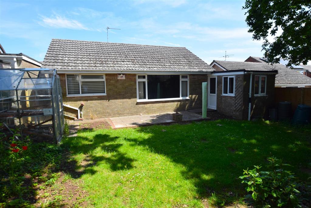 The Deans, Portishead 3 bed detached bungalow £350,000