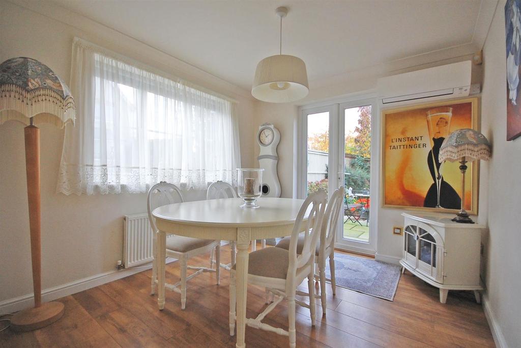 Dining Room.jpg