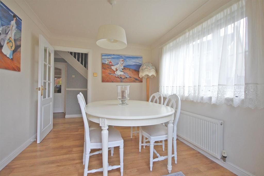 Dining Room b.jpg