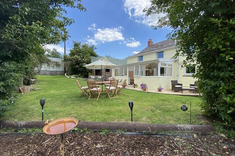 Llyscynnen Henfwlch Road, Carmarthen, SA33 6AJ