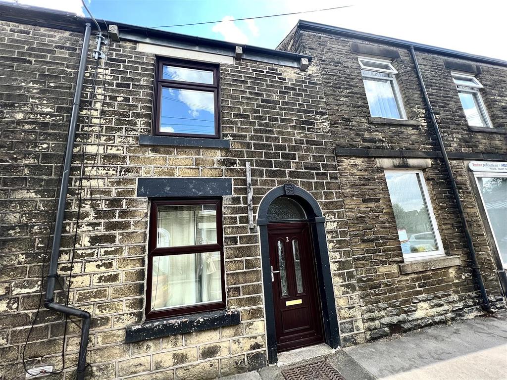 Queen Street, Glossop 2 bed house £760 pcm (£175 pw)