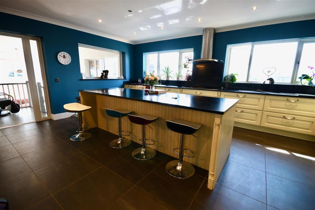 Breakfast bar