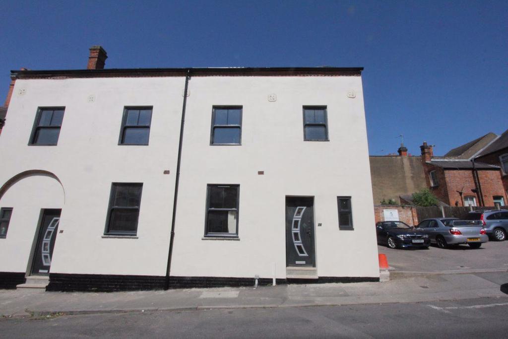 Queens Street, Barwell 3 bed terraced house £850 pcm (£196 pw)