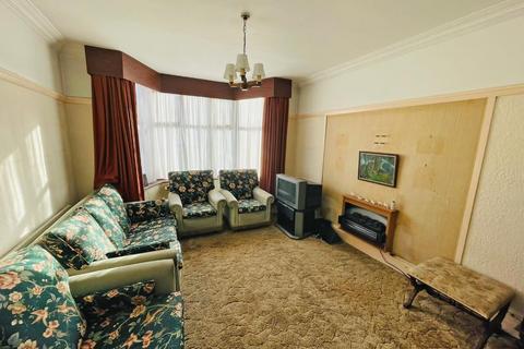 4 bedroom semi-detached house for sale, Roundhill Road, Evington, Leicester