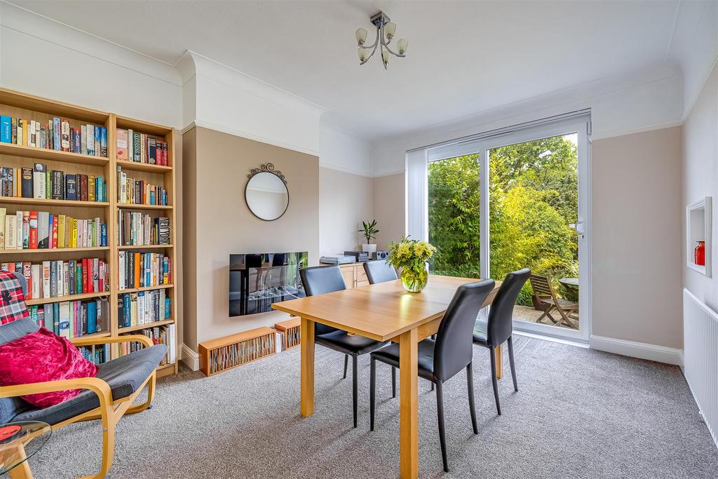 Wilmot Way, Banstead 4 bed semidetached house £855,000