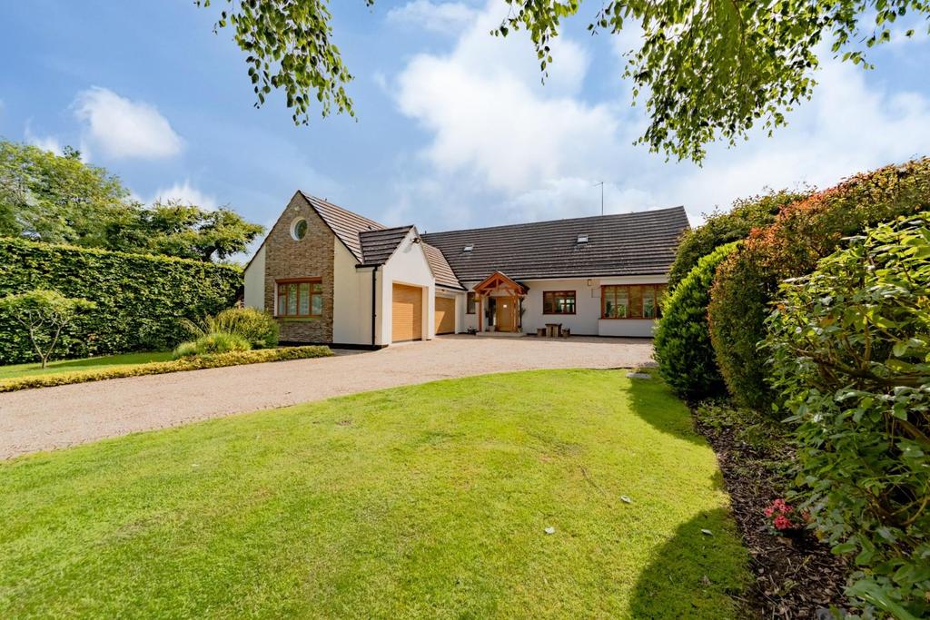 Blackthorn Lane, Oadby 5 bed detached house £1,200,000