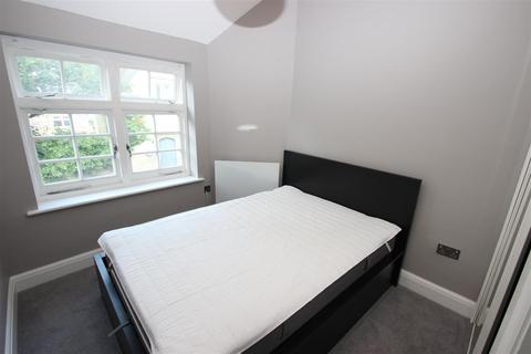 2 bedroom flat to rent - St Thomas Street