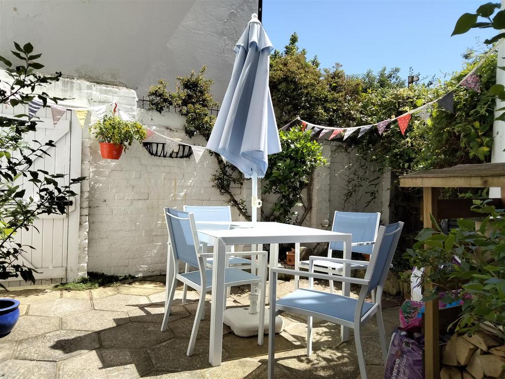 Simeon Street, Ryde, PO33 1JQ 4 bed house for sale £349,995