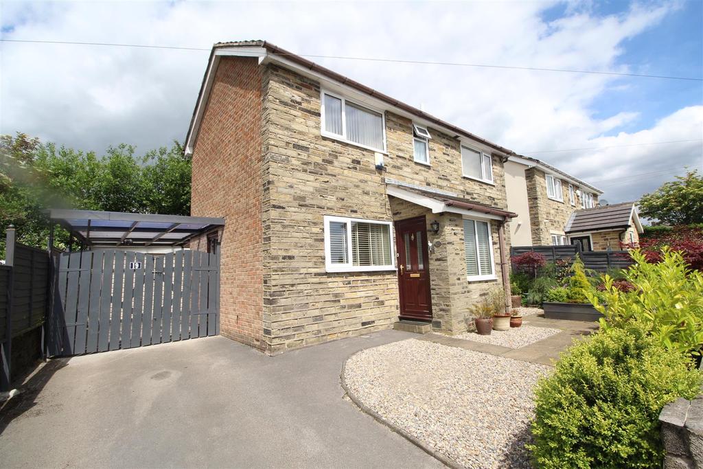 Shelf Moor, Shelf, Halifax 3 bed detached house £295,000