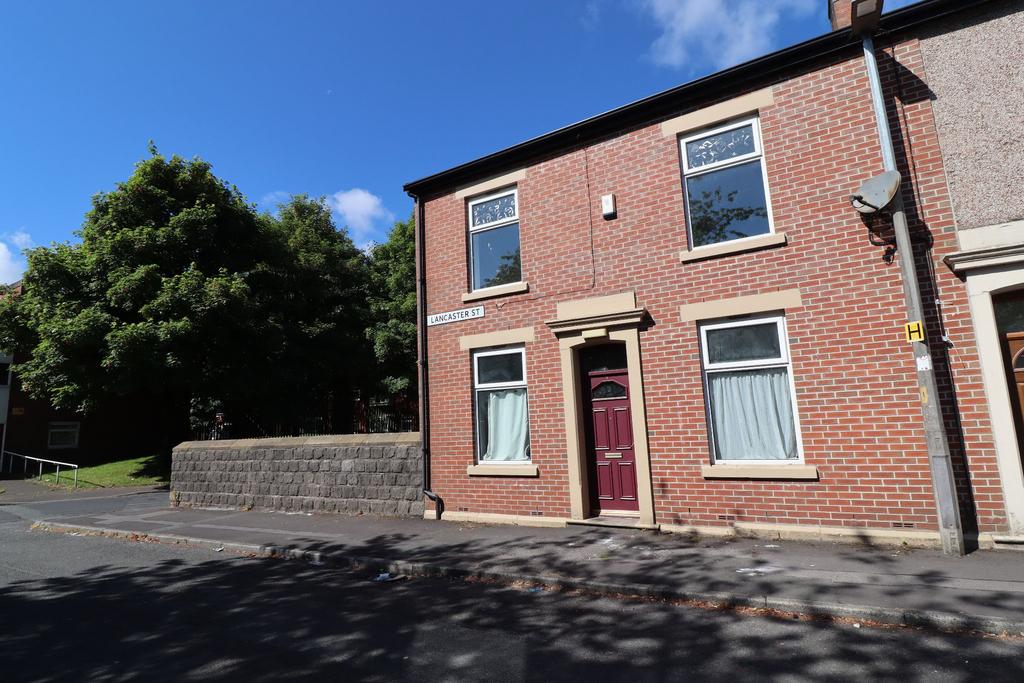 lancaster-street-blackburn-bb2-3-bed-end-of-terrace-house-700-pcm