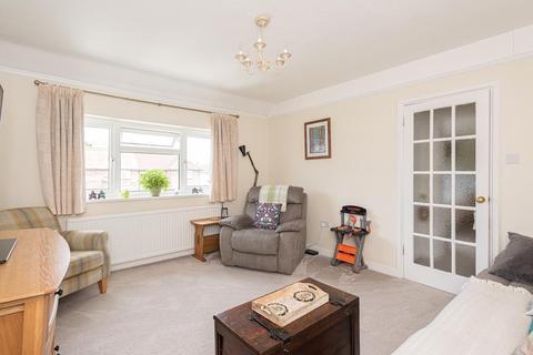 3b Parkhurst, Epsom, KT19 8QZ