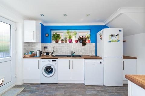 29 Harvester Road, Epsom, KT19 9DQ