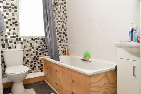 10 Cotswold Avenue, Chadderton, Oldham, OL9 8PJ