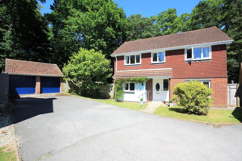 Mitre Copse, Eastleigh 4 bed detached house £550,000