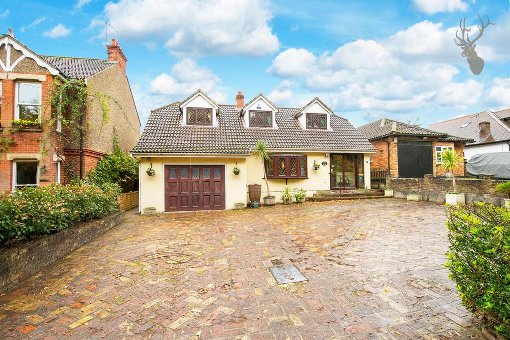 Coppice Row, Theydon Bois, Epping 4 bed detached house £995,000