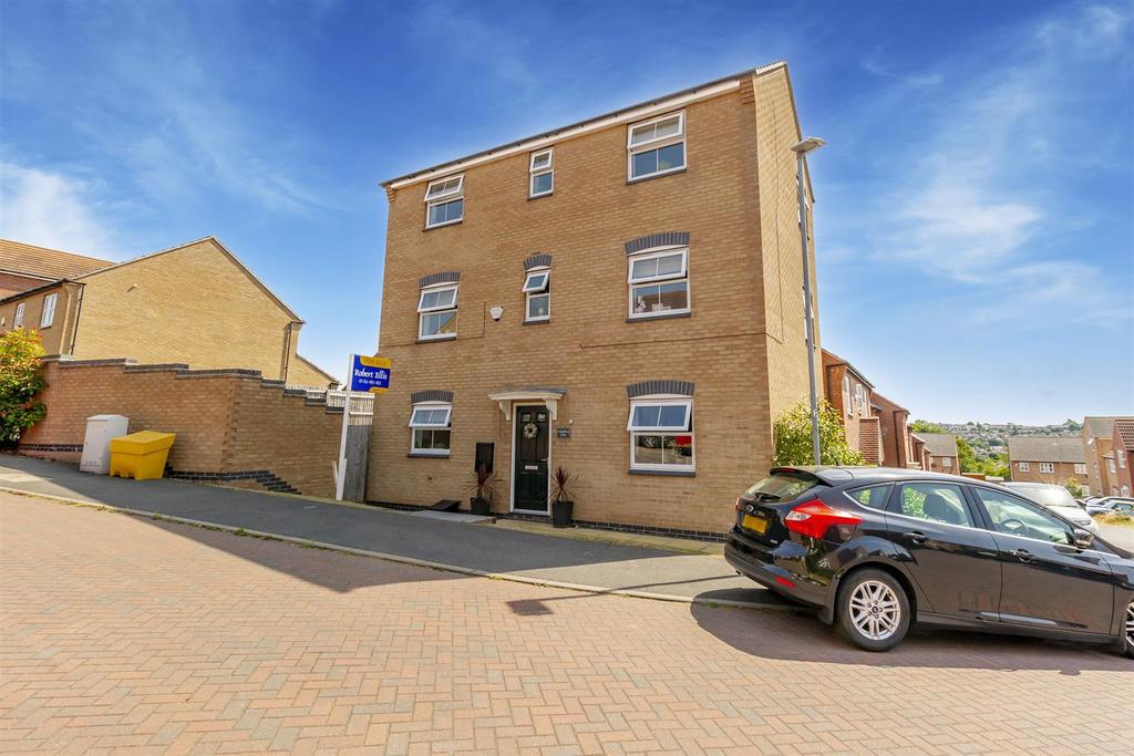 Rothbury Close, Arnold 4 bed detached house £375,000