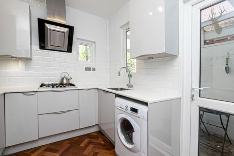 19 Birstall Road, London, N15 5EN