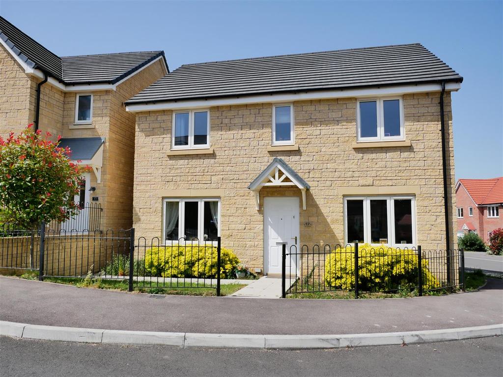 Ramsay Road, Calne 4 bed detached house for sale £360,000