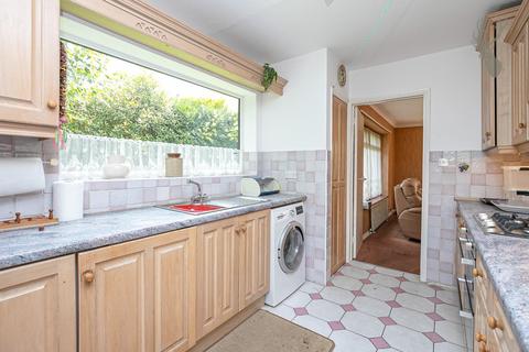 19 Hornbeam Close, Theydon Bois, Epping, CM16 7JT