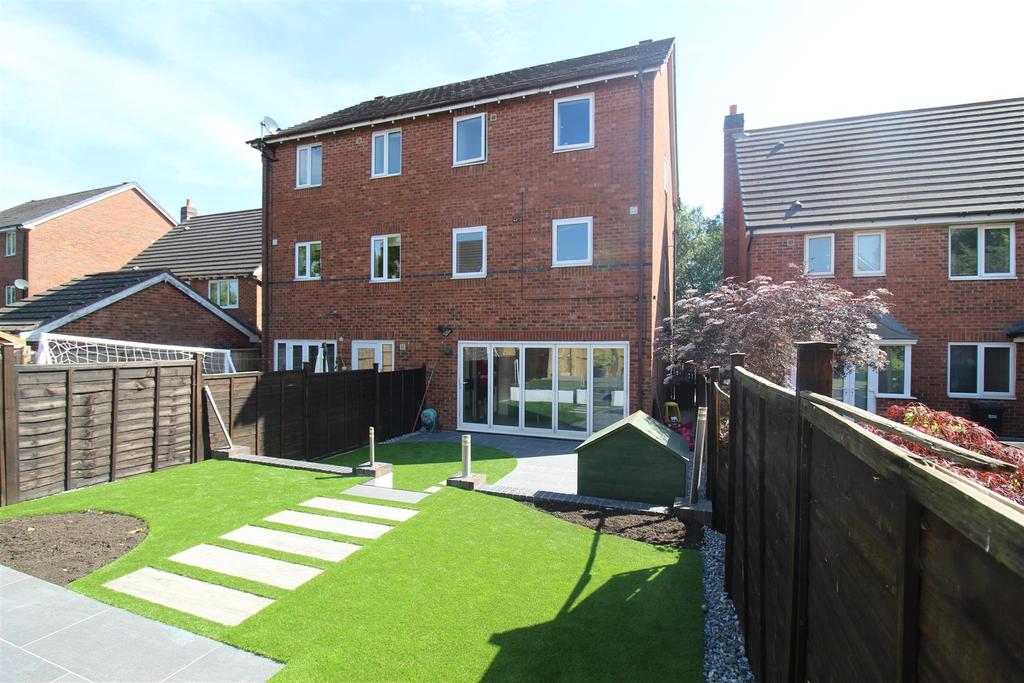 Butterwick Fields, Horwich, Bolton 3 bed semi-detached house - £330,000