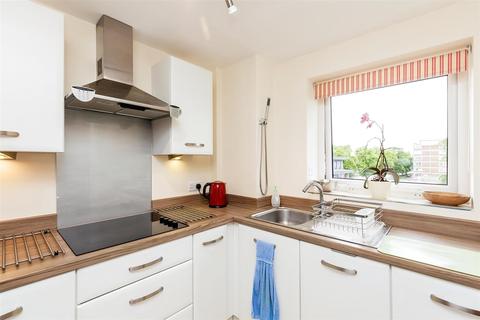 2 bedroom apartment for sale - Wilford Lane, West Bridgford. River Facing Corner Apartment