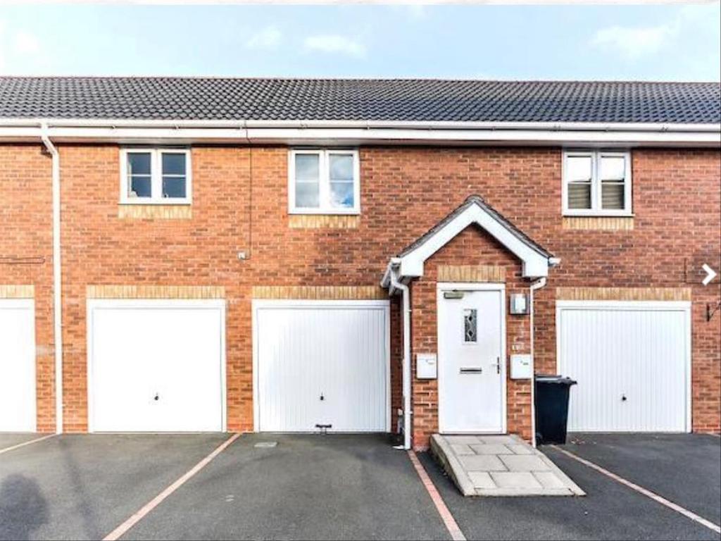 The Breeze, Brierley Hill 1 bed flat £550 pcm (£127 pw)