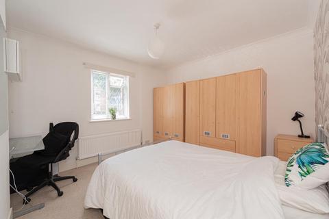 29 Adelphi Road, Epsom, KT17 1JB