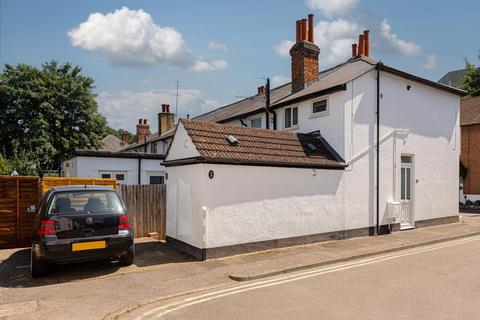 29 Adelphi Road, Epsom, KT17 1JB