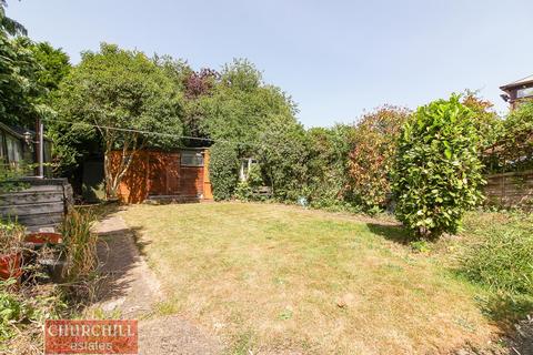 15 Kensington Drive, Woodford Green, IG8 8LR