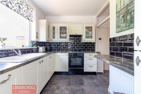 15 Kensington Drive, Woodford Green, IG8 8LR