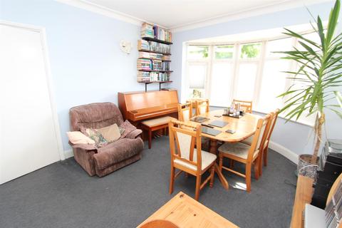 5 Hawkwood Crescent, London, E4 7PL
