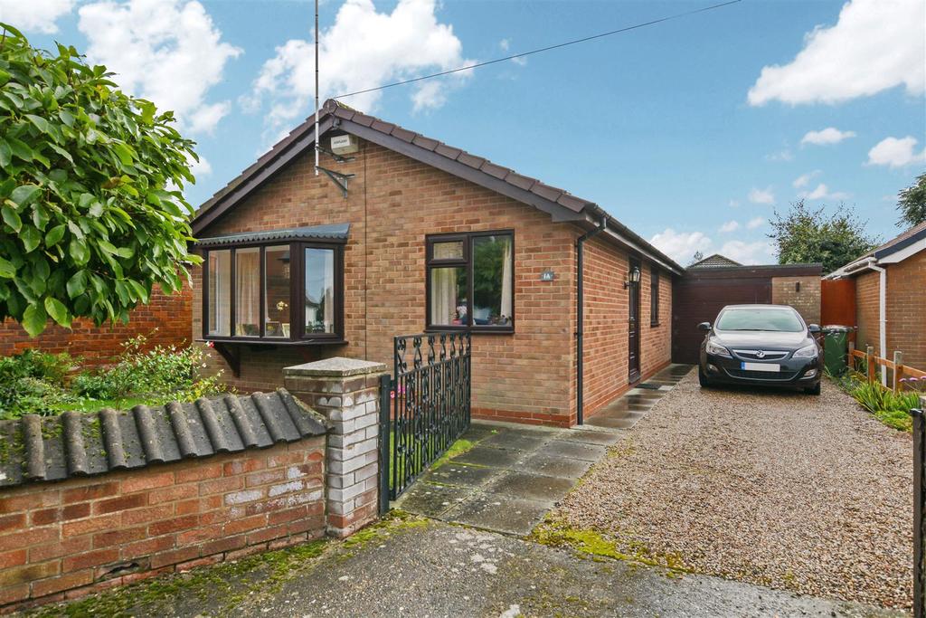 Park Street, Messingham, Scunthorpe 2 bed detached bungalow £215,000