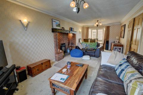 4 bedroom detached house for sale - Clockhouse Grove, Burnley
