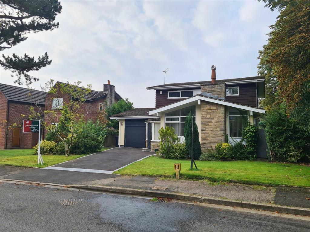 Fulshaw Park South, WILMSLOW 4 bed detached house £2,750 pcm (£635 pw)