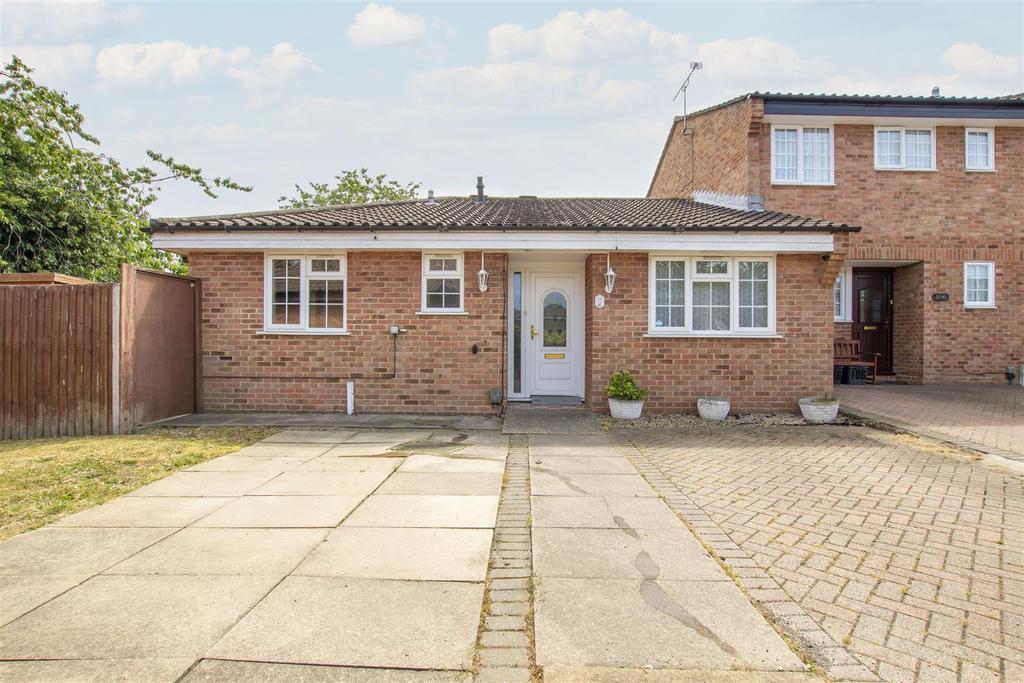 Elderbek Close, Cheshunt 2 bed semidetached bungalow £425,000