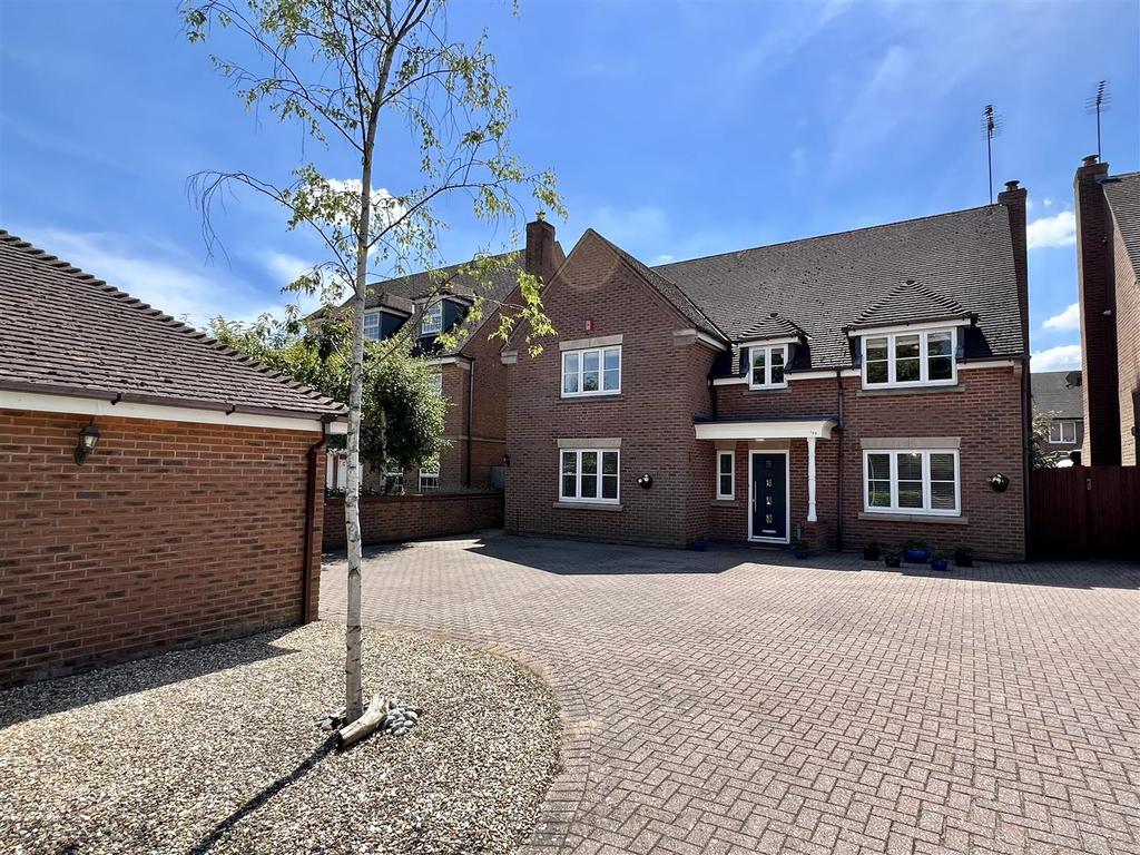 Tythe Barn Lane, Dickens Heath, Solihull 5 bed detached house £750,000