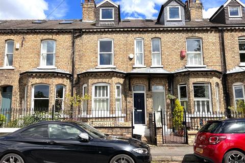 3 bedroom townhouse to rent - Albemarle Road, South Bank
