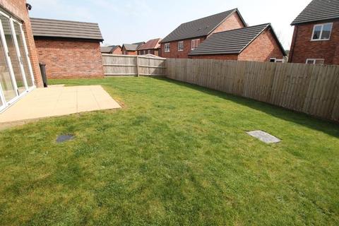 5 bedroom house for sale - Snap Dragon Close, Daventry