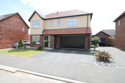 5 bedroom house for sale - Snap Dragon Close, Daventry