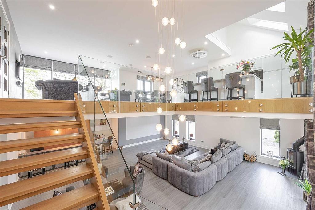 Oakbank House, Bridgecastle Cottages, Bridgecastle 5 bed detached house