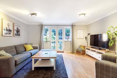 58 Sherriff Close, Esher, KT10 8AT
