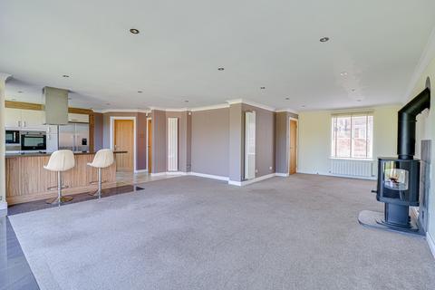 5 bedroom detached house for sale, Pemberton Field, Rochford, SS4