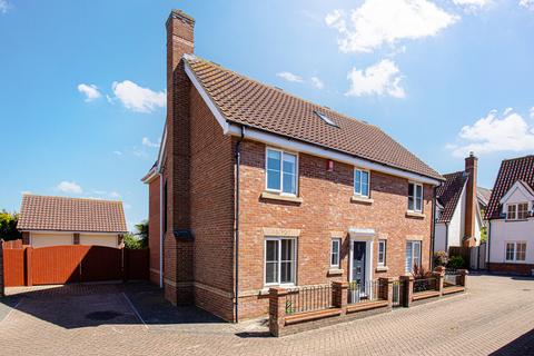 5 bedroom detached house for sale, Pemberton Field, Rochford, SS4