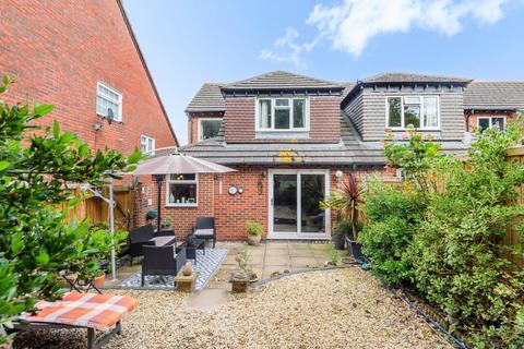 27 Balmoral Road, Didcot, OX11 8TY