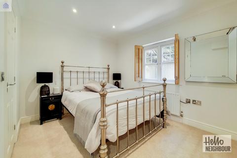 2 bedroom maisonette to rent, Northfield Farm Mews, Cobham, KT11