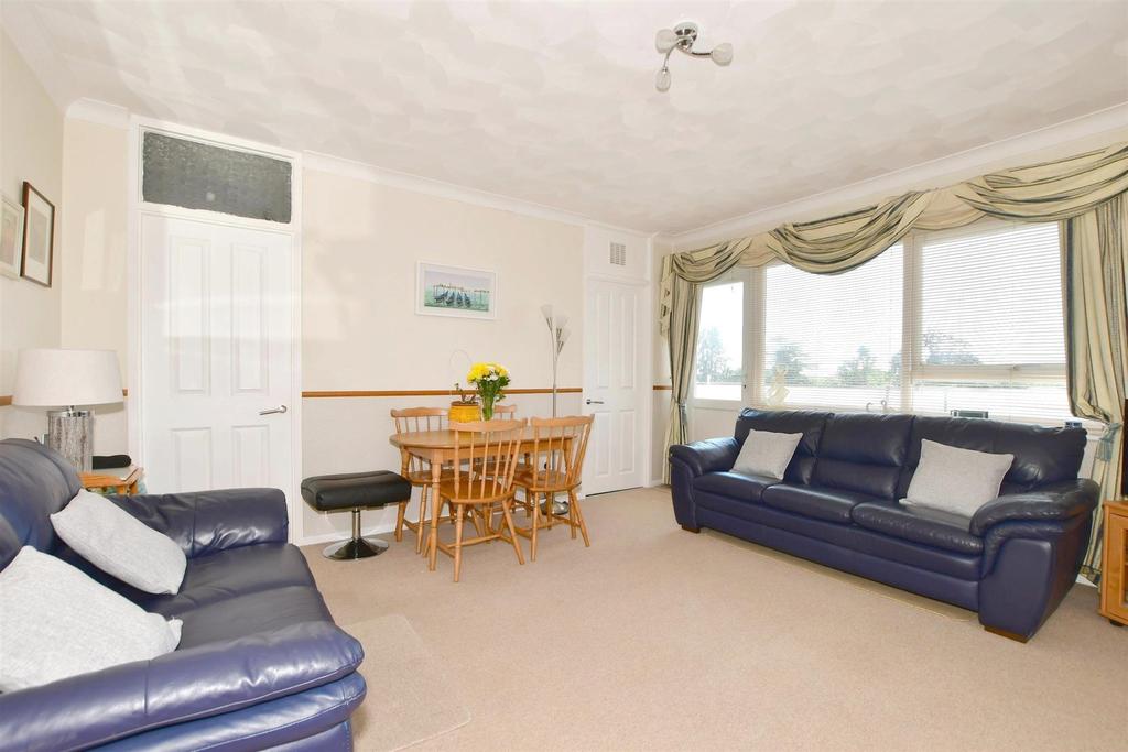 Silverdale Road, Burgess Hill, West... 2 bed apartment £190,000