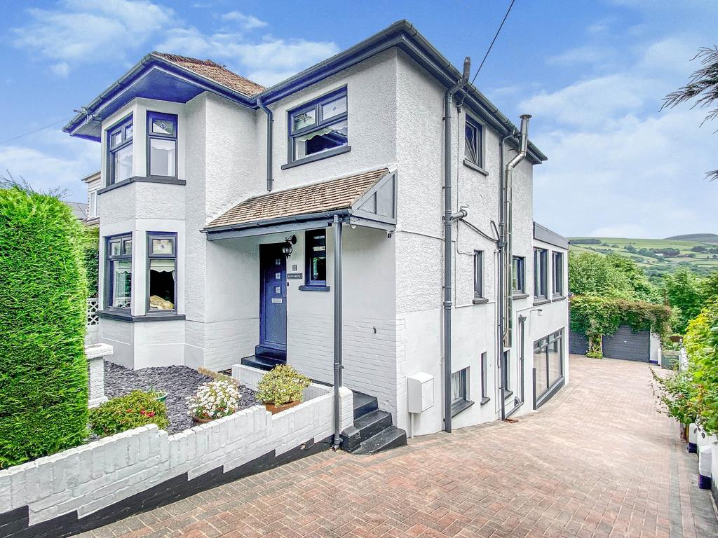 Nant Garedig, Bridgend Road, Llangynwyd, Maesteg, Bridgend. CF34 9SW 3