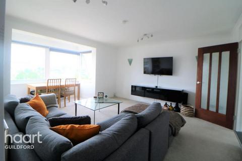 3 bedroom flat to rent, Rookwood Court, Guildford